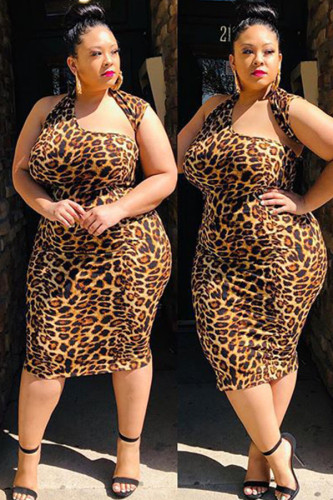 Leopard print Polyester Fashion Sexy adult Ma'am Asymmetrical Collar Leopard Print asymmetrical Plus Size 