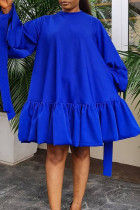 Vestidos azuis casuais doces sólidos divididos com babados decote em linha