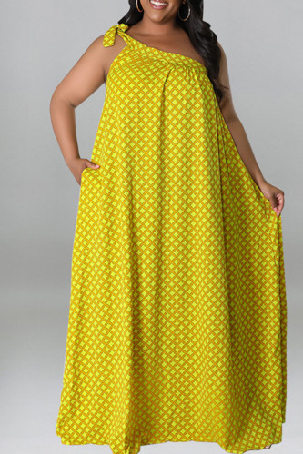 Vestidos de tamanho grande com estampa casual amarela de bolinhas patchwork gola oblíqua