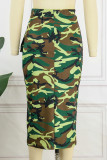 Saias com estampa de camuflagem casual verde regular cintura alta convencional com estampa completa